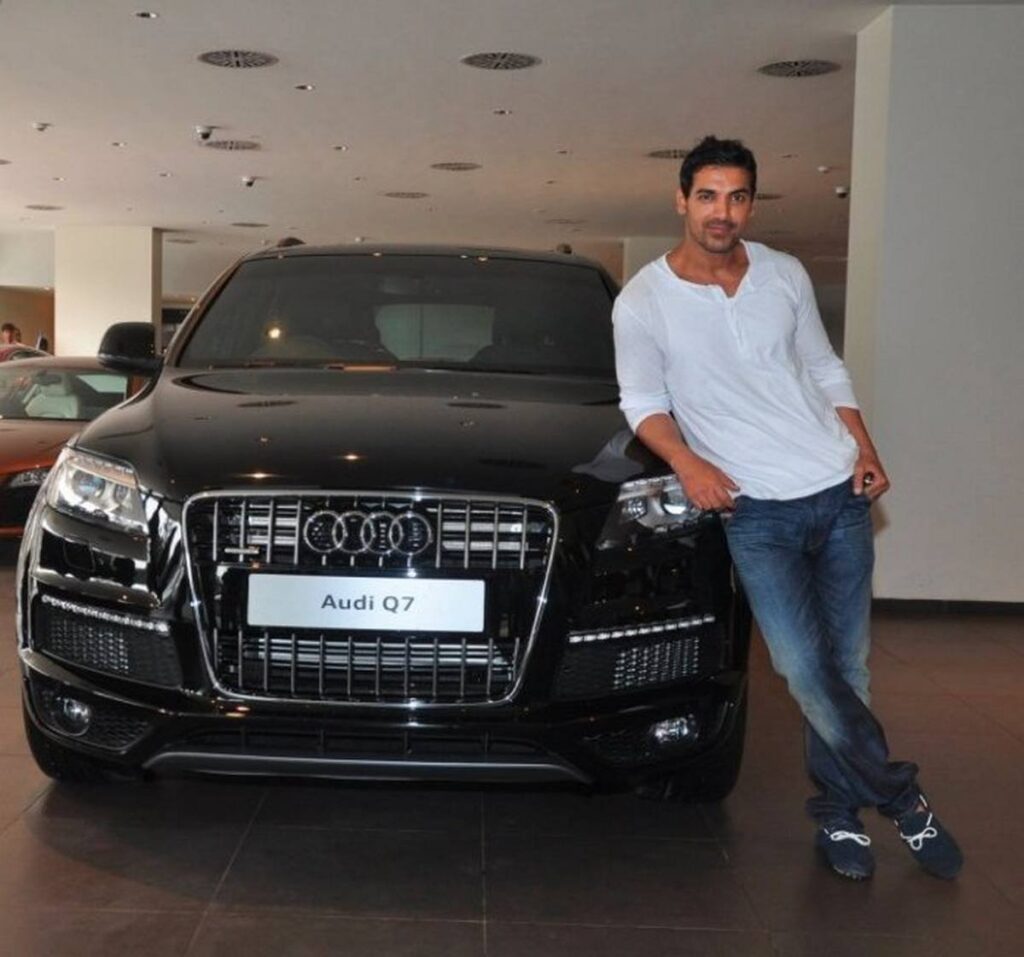 John Abraham car audi q7