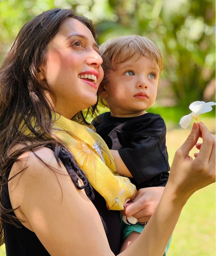 Jankee Parekh with son sufi