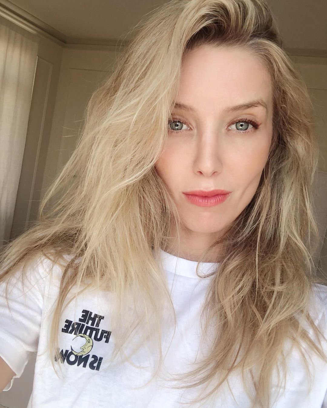 Annabelle Wallis - Biography, Facts & Life Story - BigNameBio